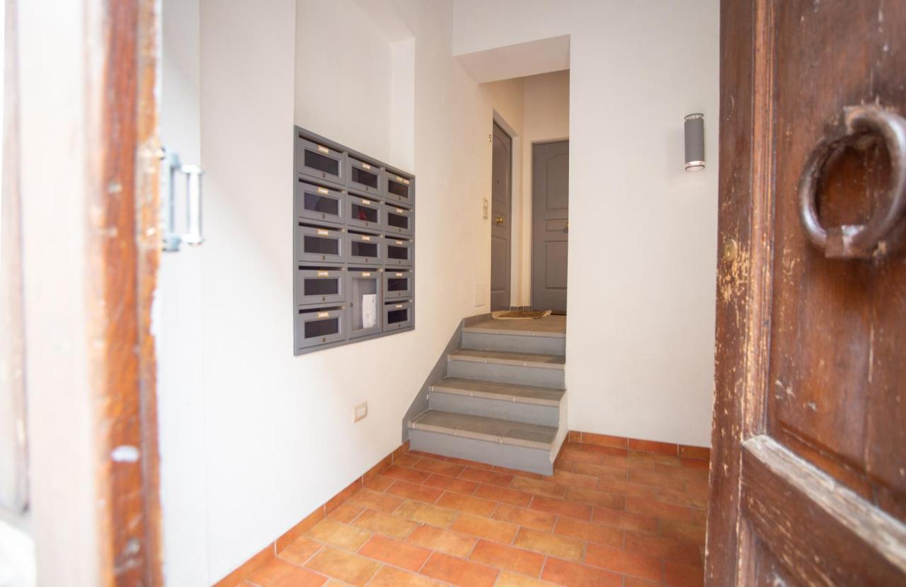 Chic Apartment In The Historic Center Of Perugia Bagian luar foto